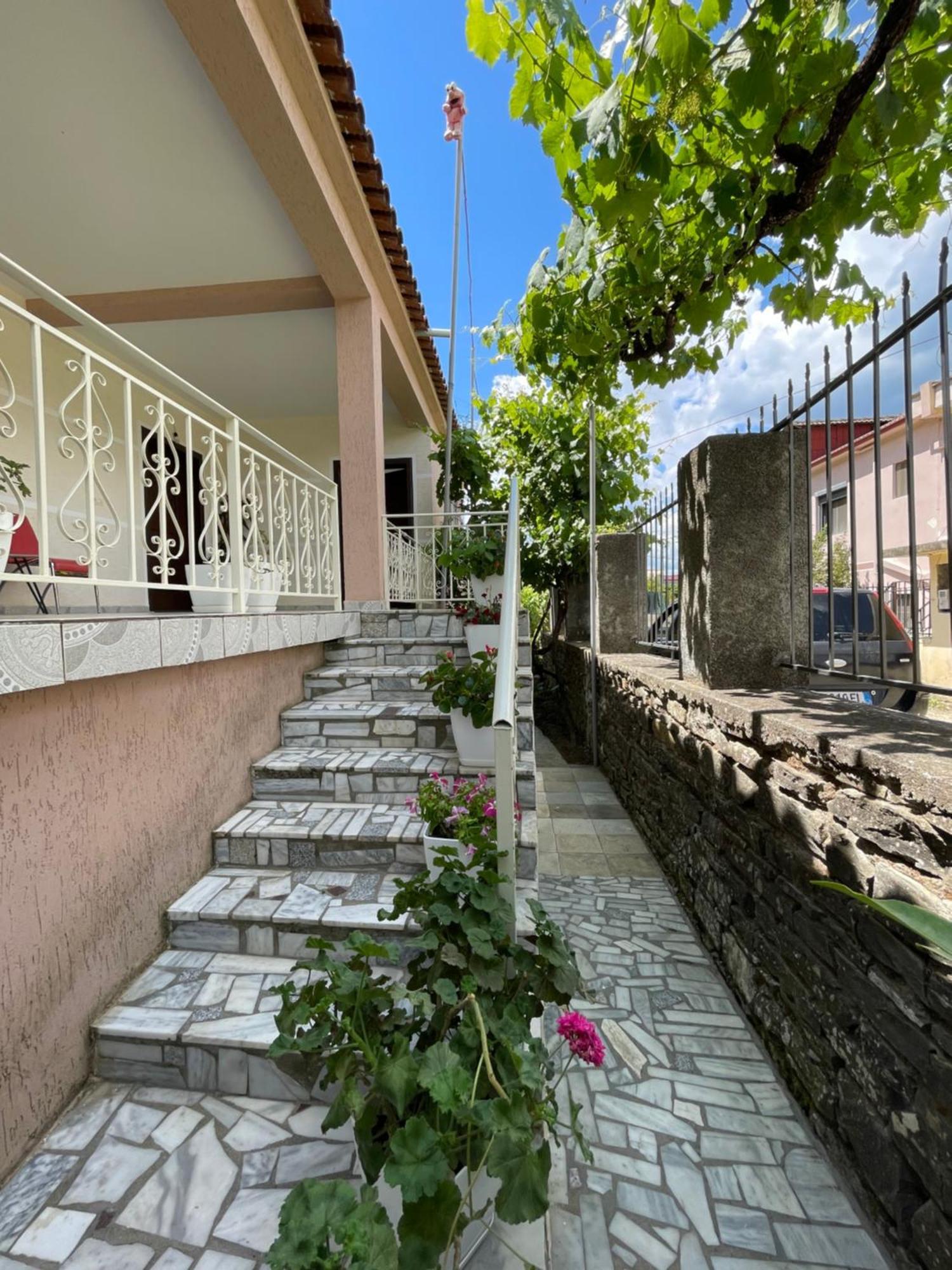 Hotel Eljos House Përmet Extérieur photo